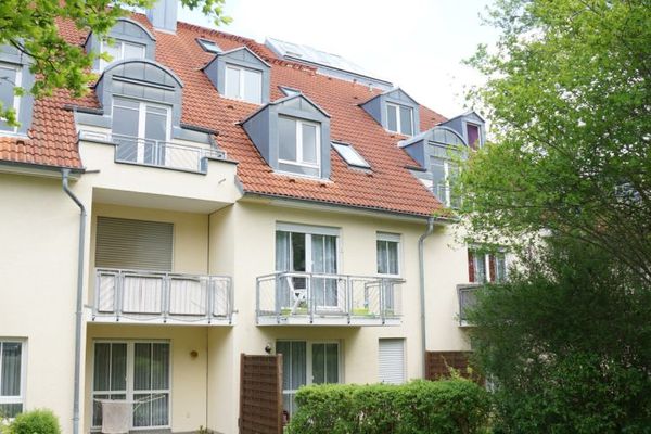 Niewynajęte 3-pokojowe mieszkanie dwupoziomowe w Weißig – idealne dla osób chcących zamieszkać lub inwestorów!
