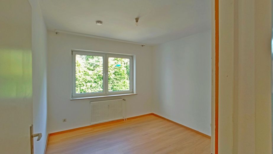 Appartement lumineux de 4,5 pièces avec grande loggia, 3e étage, accessible aux personnes à mobilité réduite – Photo 8