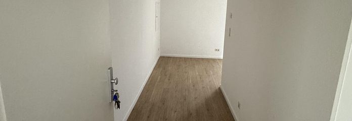 Großzügige 3- Zimmer Wohnung mit Balkon - renoviert