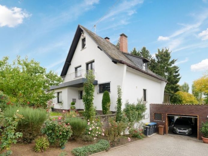 Einfamilienhaus mit Einliegerwohnung in beliebter Wohnlage in Kaisersesch – Foto 1