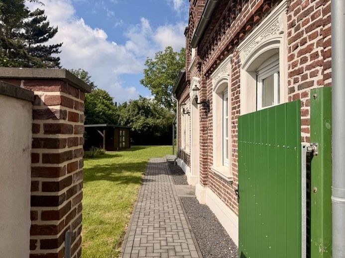 PROVISIONSFREI * HISTORISCHER CHARME & NEUBAUKOMFORT * A+ EFFIZIENZ * BAUERNHAUS AUF HOFANLAGE – Der Gartenzugang vom Hof