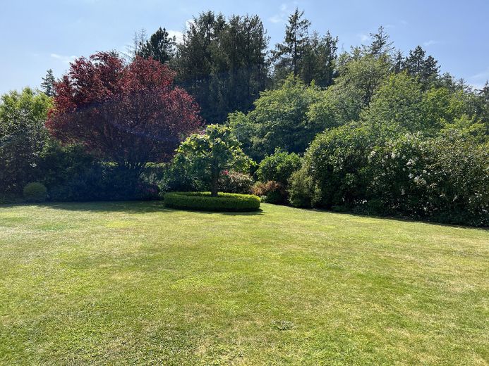 Landhaus "Rose Garden" direkt vor Sylt zu verkaufen! – Garten nicht einsehbar