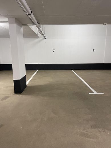 Tiefgaragen-Stellplatz