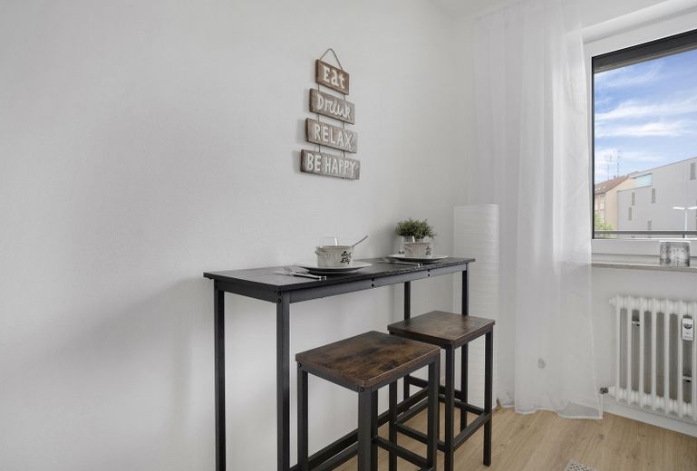 Ready to move in! Modern, light-filled 2-room apartment in an attractive Nuremberg location – Küche