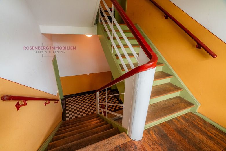 *Provisionsfrei für Käufer*
Charmante 3-Raumwohnung im Hochparterre
 im Leipziger Nordosten! – Immobilie in Leipzig / Schönefeld-Abtnaundorf zu verkaufen_Treppenhaus