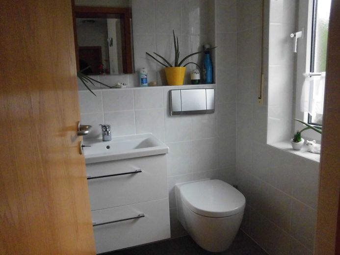 Schauenburg, Bungalow + ELW – Gäste-WC
