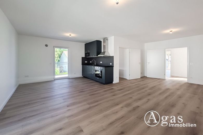 Monteur-Wohnung! 3-Zimmer-Whg. für 6 Personen - dauerhaft mieten = 17,43 EUR /Tag/Person – Wohnbereich mit offener Küche Küche