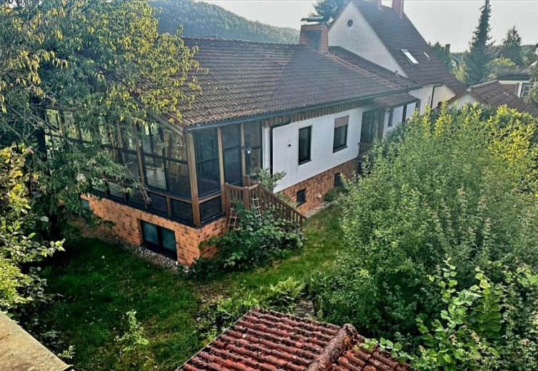 Wohnensemble aus zwei verbundenen Hausteilen – 244 m² Wohnfläche, Wintergarten & Sauna – Foto 31