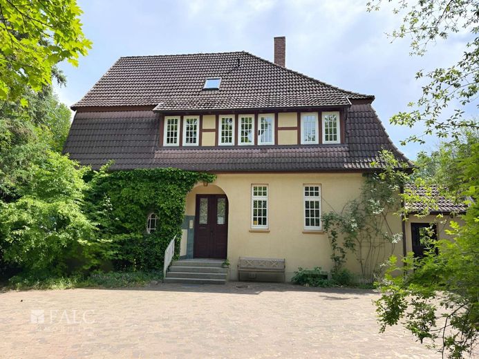 ***Denkmal - Stilvolle Villa im Landhausstil - Wohnen mit besonderem Ambiente*** – Ansicht vorn
