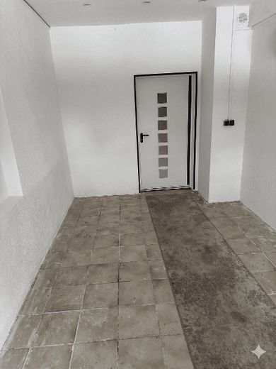 LOFT - vivere moderno - IL SOGNO diventa REALTÀ - nel cuore della metropoli e vicino al confine con la Francia! – 2 Flur und Eingang