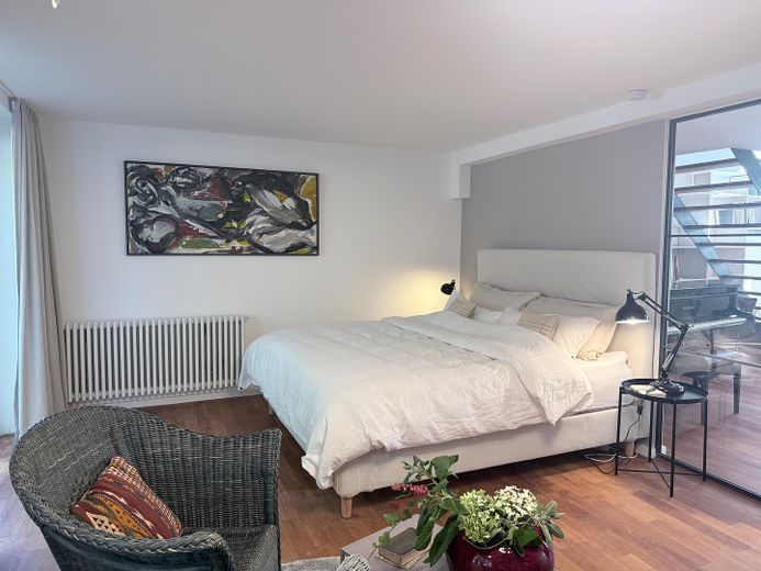 Exklusive möblierte Doppelhaushälfte mit 175 m², großem Privatgarten und Loftcharakter in Gräfelfing – Master-Bedroom