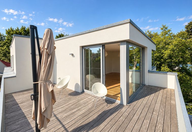 Vistas despejadas de 180° al Spree y vistas a zonas verdes - ático tipo maisonette en casa de tres viviendas – DG - Terrasse zur Spree