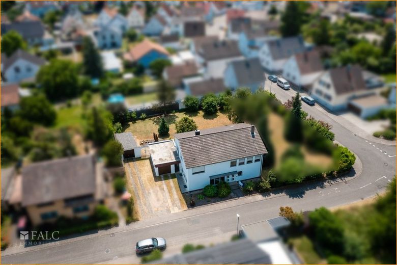 2 Familienhaus auf großem Grundstück ! – Vogelperspektive