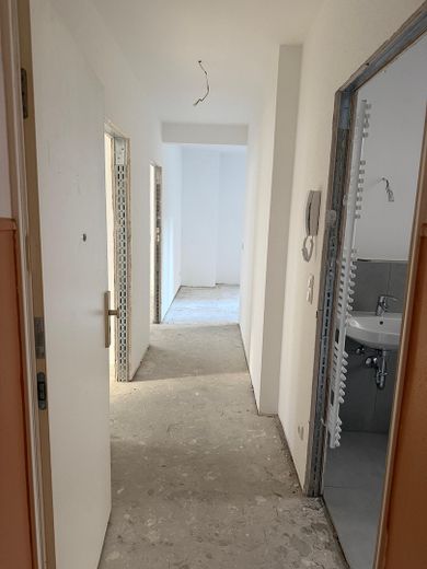 Sanierte 3 Zimmer Wohnung in der Südstadt – Flur