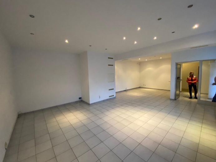 Lager-/Produktionsfläche mit Büro in Wuppertal-Vohwinkel – Büro