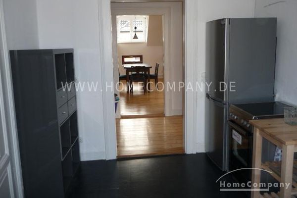 2 Zi.-Whg., möbliert, 2. OG, schöne Altbauwohnung in der guter, zentraler Lage.