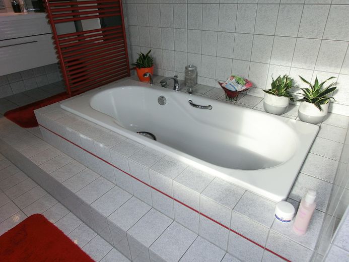 Wannen- u. Duschbad DG