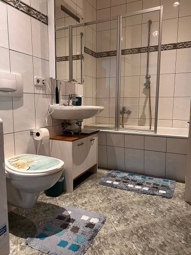 Helle 2-Zimmerwohnung mit Balkon im Zentrum von Zwickau – Bad