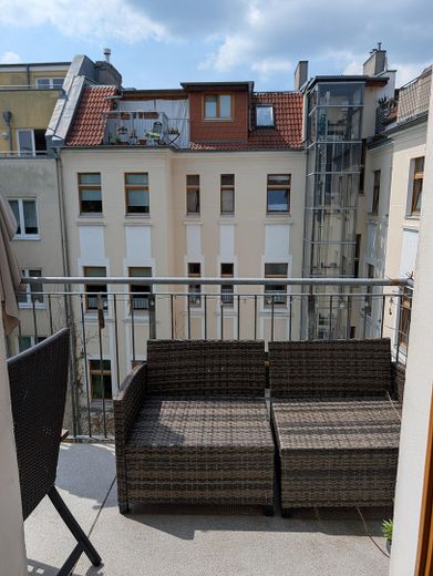 Provisionsfrei: Helle, bezugsfreie 2-Zimmer Altbauwohnung mit Südwest-Balkon im Florakiez – Photo 8