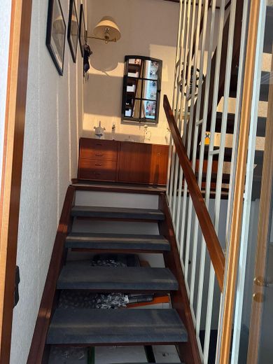 Commission-free terraced house living area 150sqm plot 230sqm Kattenesch – Treppe ins 1. OG