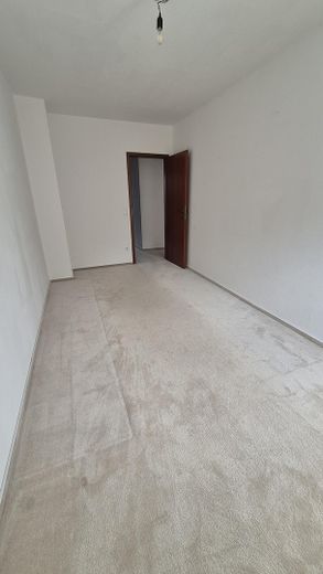 Casa a schiera di testa ben tenuta con giardino recintato e posto auto coperto – Kinderzimmer 1