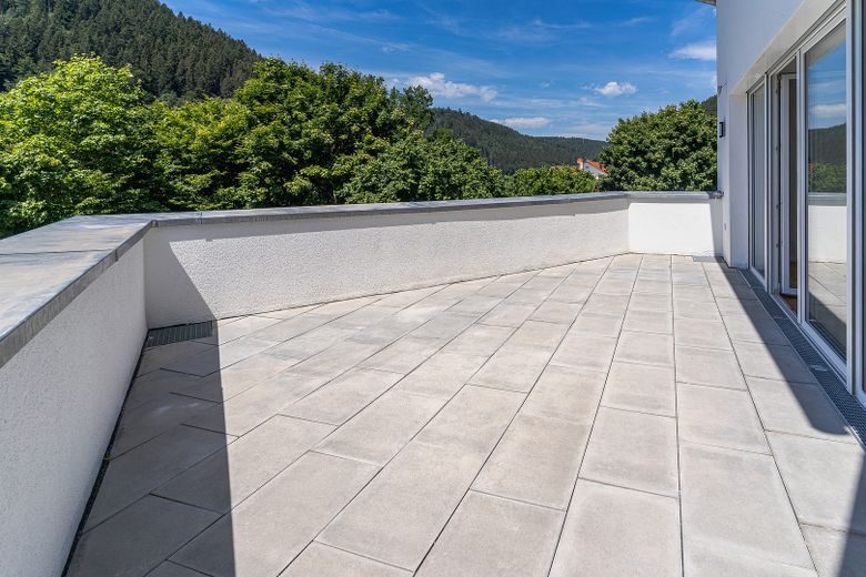 Exklusive 4,5-Zimmer-Wohnung 2 Balkone und EBK – Balkon