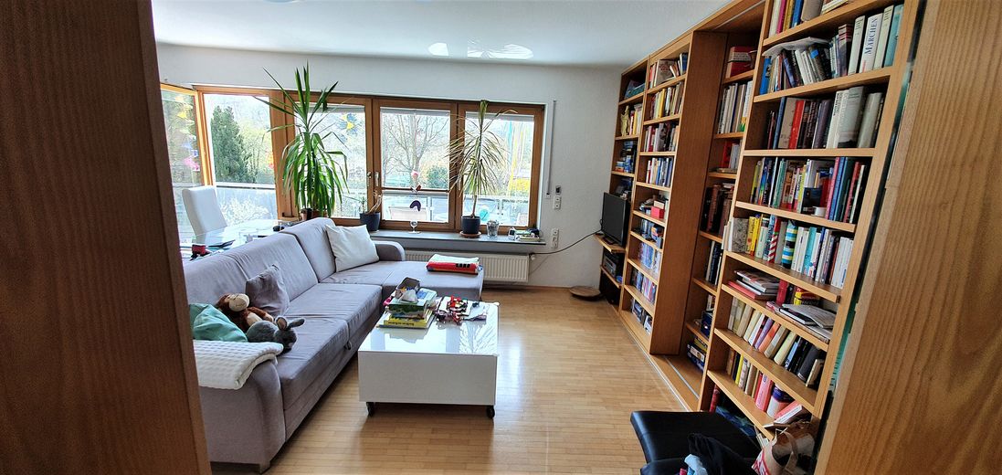 Viel Platz für die Familie am Marienbergpark – 160 m², 6 Zimmer, 2 Bäder, Südbalkon & Garage – Wohn- und Arbeitszimmer