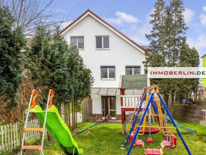 IMMOBERLIN.DE - Sehr freundliches Reihenendhaus mit Sonnenterrasse & 2 Pkw-Stellplätzen – Foto 1