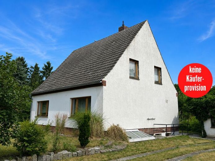 HORN IMMOBILIEN ++ Einfamilienhaus, voll unterkellert mit Garage, Ferdinandshof – Foto 1
