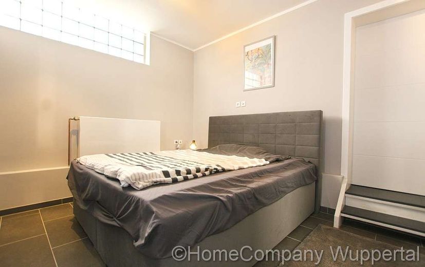 Großzügiges Apartment mit DSL und guter Infrastruktur in Wuppertal-Wichlinghausen – 1067ca8ad6318904245d6ed478f57ff9c85074a5.jpg