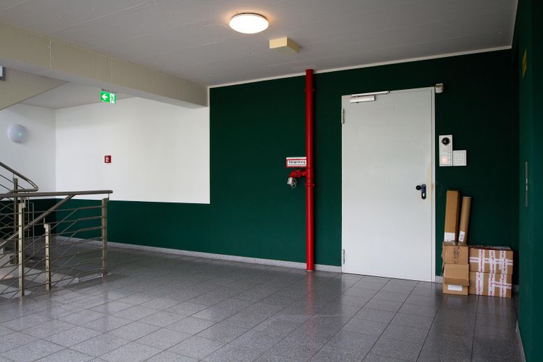Moderne Gewerbefläche mit Büro, Lager und eigener Sanitärausstattung – Foto 5