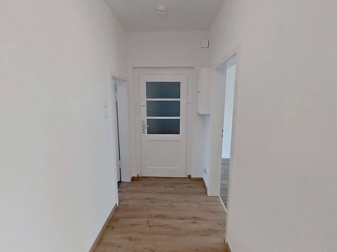 Bielefeld-Mitte’de geniş oturma mutfağına sahip ferah 2 odalı daire – Flur