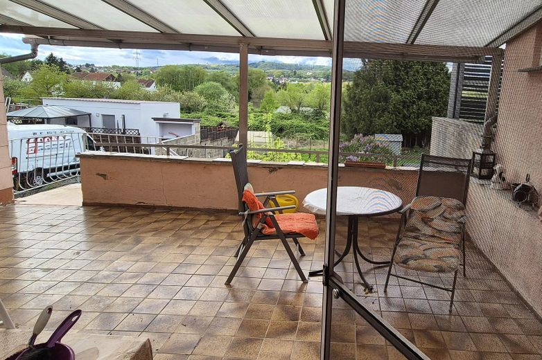 Überdachter Balkon