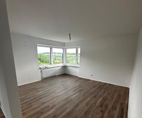 ¡Mejor que una vivienda nueva! Apartamento de ensueño de 1 habitación con balcón en Alfeld. 0 % de comisión, 100 % de seguridad.