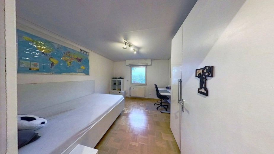 Freistehendes Familienhaus mit Traumgarten, Terrasse, Garage und viel Platz in Reinheim – Schlafzimmer 1