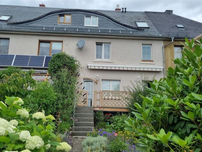 ***Attraktives Einfamilien-Reihenhaus mit Garten, Garage und Kamin in ruhiger Lage von Hohenstein-Ernstthal – फोटो 1