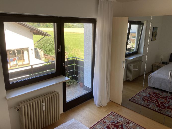 Mükemmel konumda 3,5 odalı Quadro ev! Çok aydınlık hobi odası! – Schlafzimmer