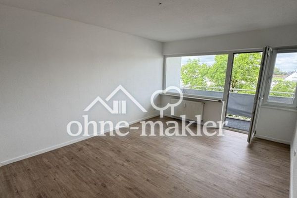 Renovierte 2,5 Zimmer Wohnung in zentraler Lage mit 2 Balkonen