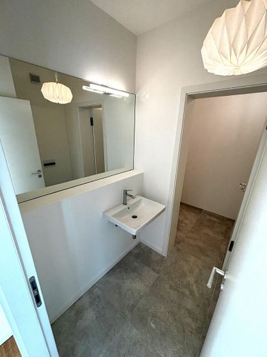 Vistas despejadas de 180° al Spree y vistas a zonas verdes - ático tipo maisonette en casa de tres viviendas – OG - Gäste-WC