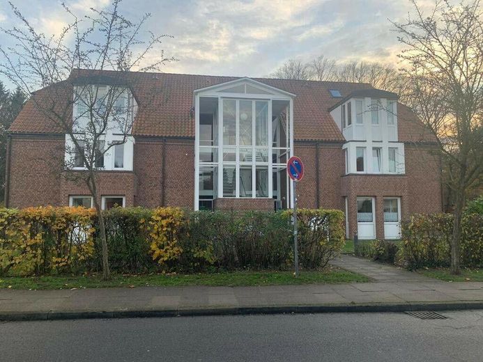 Senza provvigione: appartamento maisonette di 3,5 locali a Lüneburg (105m² di superficie abitabile), pompa di calore, balcone esposto a sud, posto auto – Eingangsbereich