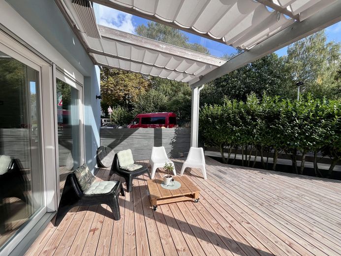 Историческое очарование сочетается с современными технологиями – Loungebereich Terrasse