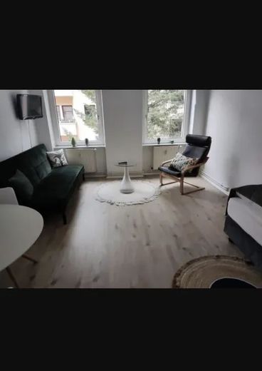 Treskow 2 2OG möbliert – 0b6258d0-06f8-4455-be17-25d39…