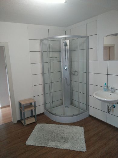 Viel Platz für ein gutes Leben in diesem freistehenden Einfamilienhaus mit Garten + Einliegerwohnung – sauber sauber