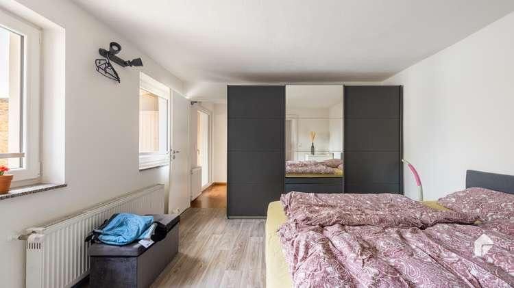 Großzügige Maisonettewohnung inkl. EBK mit Terrasse/Garten u. Balkon im Zentrum von Bad Belzig – Schlafzimmer (OG)