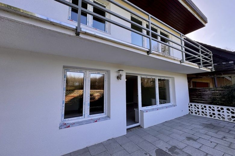 Stilvolles Einfamilienhaus mit hochwertiger Teilsanierung und großzügiger Garage – Bild 2