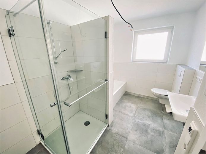 Tageslichtbad Wanne + Dusche