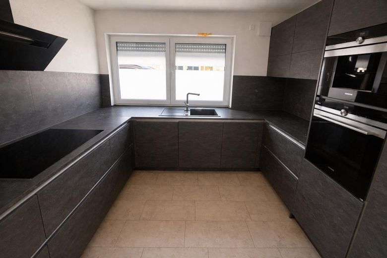 Attraktive Erdgeschosswohnung mit Terrasse & großem Garten – Foto 11