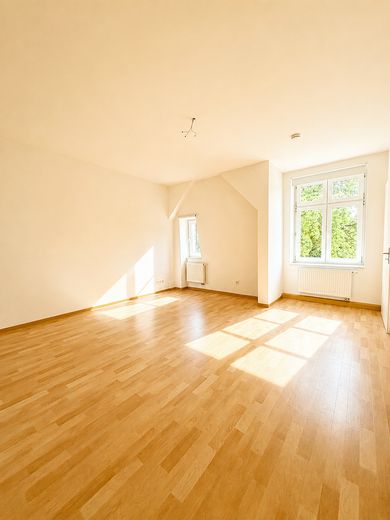 Helle 2-Zimmer Wohnung mit Balkon - barrierefrei mit Fahrstuhl – Schlafzimmer