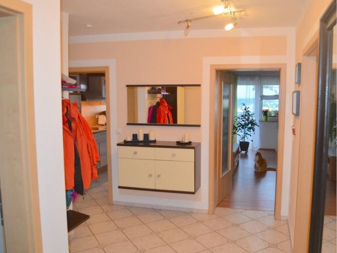 3-Zimmer-Wohnung mit Balkon, EBK & Weitblick im 11. OG – modernisiert und barrierefrei – Flur
