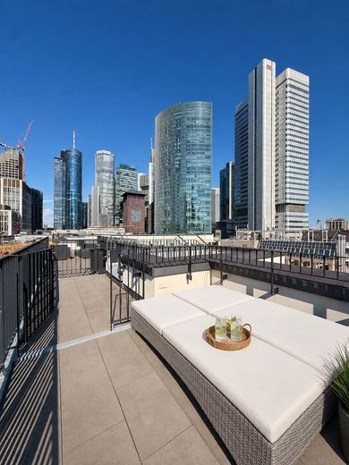 Luxus-Penthouse mit Skyline Blick – Dachterrasse mit Skyline-Blick